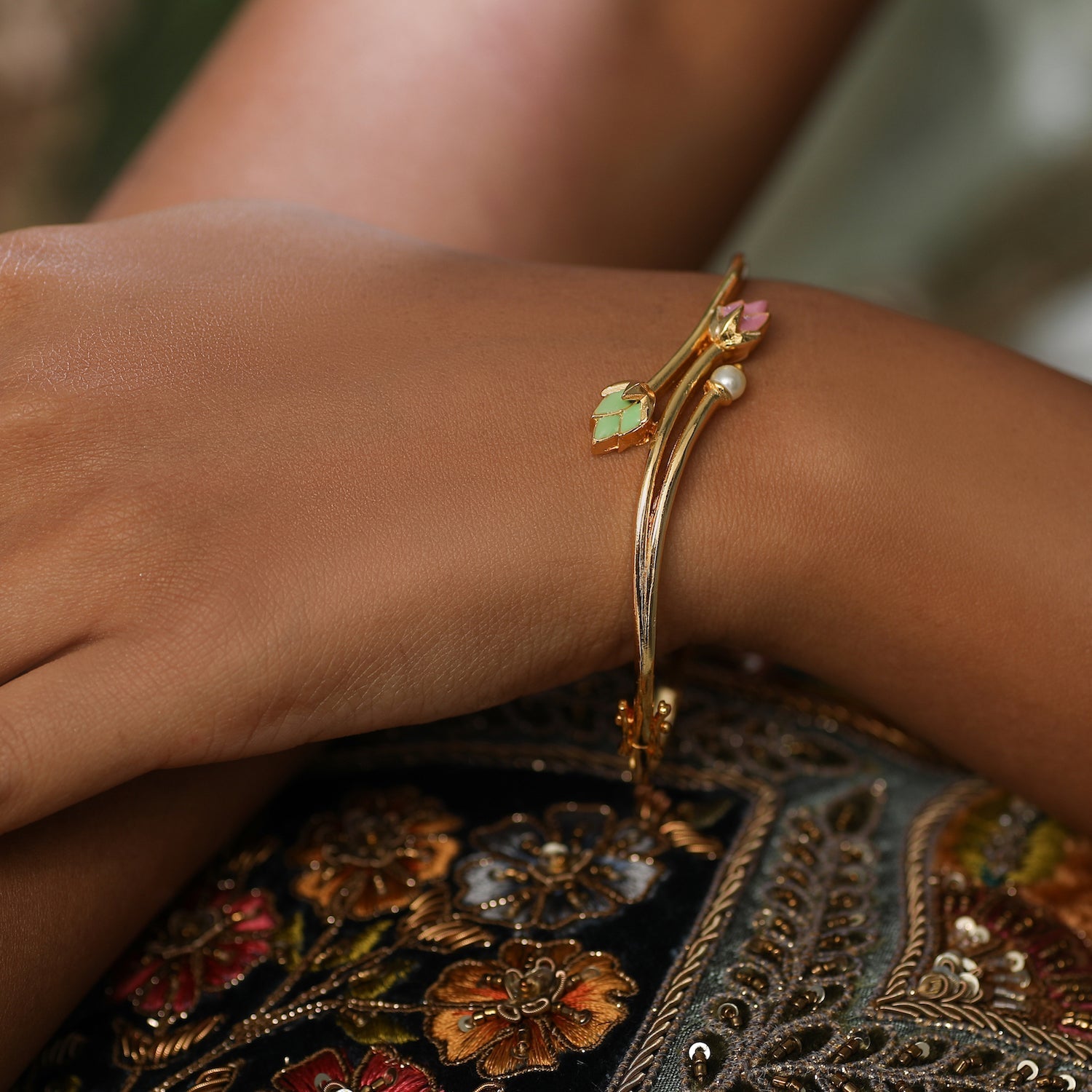 Buy 22Kt Gold Lotus Bracelet For Men 65VI3777 Online from Vaibhav Jewellers